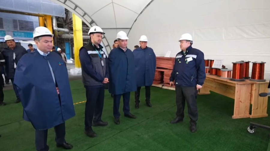 Премьер-министр Қаратас кен орны мен Kazakhmys Smelting зауытын аралады