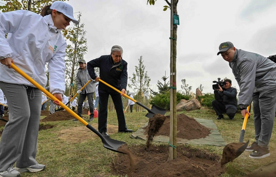 Президент принял участие в экоакции «Таза Қазақстан»