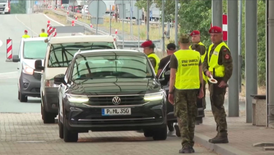 Польша Германиямен арадағы шекараны бақылауды күшейтті