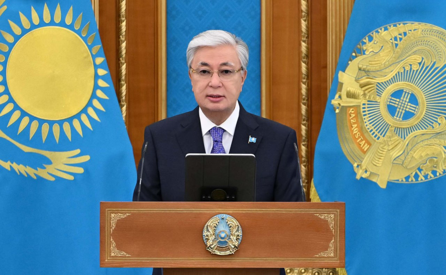 Глава государства наградил работников водного хозяйства