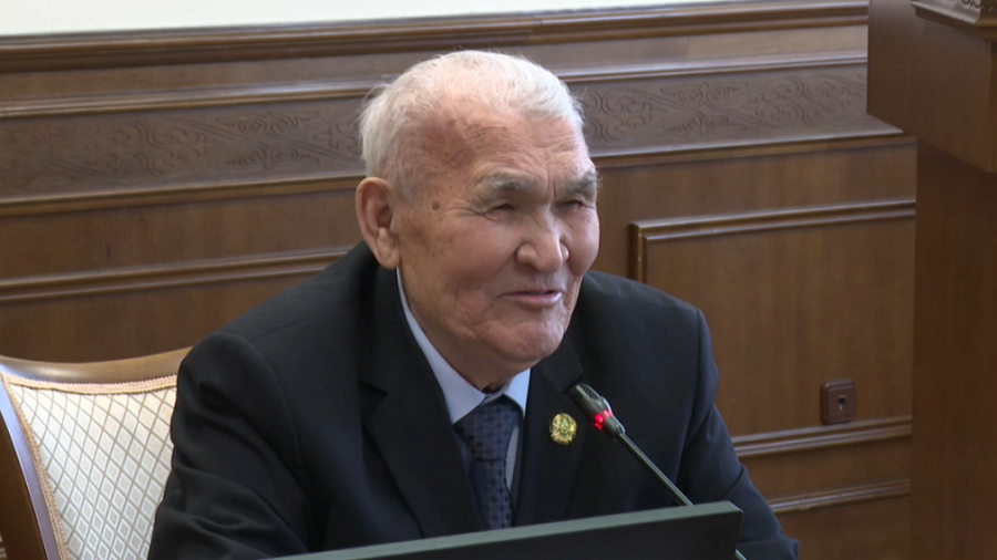 ЕҰУ-да елтаңбаның авторы Жандарбек Мәлібекұлымен кездесу өтті