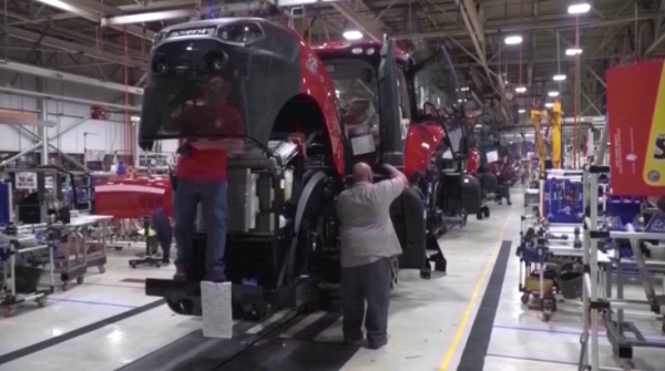 Трамп на месяц освободил от новых пошлин авто из Канады и Мексики