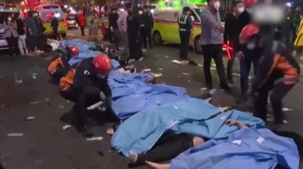 Смертельная давка на Хэллоуин: обвинен глава полиции Сеула