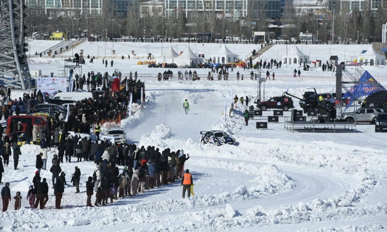 Традиционная ледовая гонка состоялась на реке Есиль в Астане