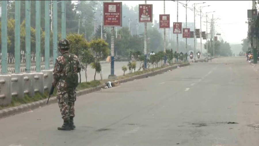 Непалда коменданттық сағат енгізілді