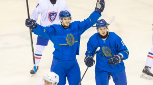 Казахстан после победы вышел в лидеры молодежного ЧМ по хоккею