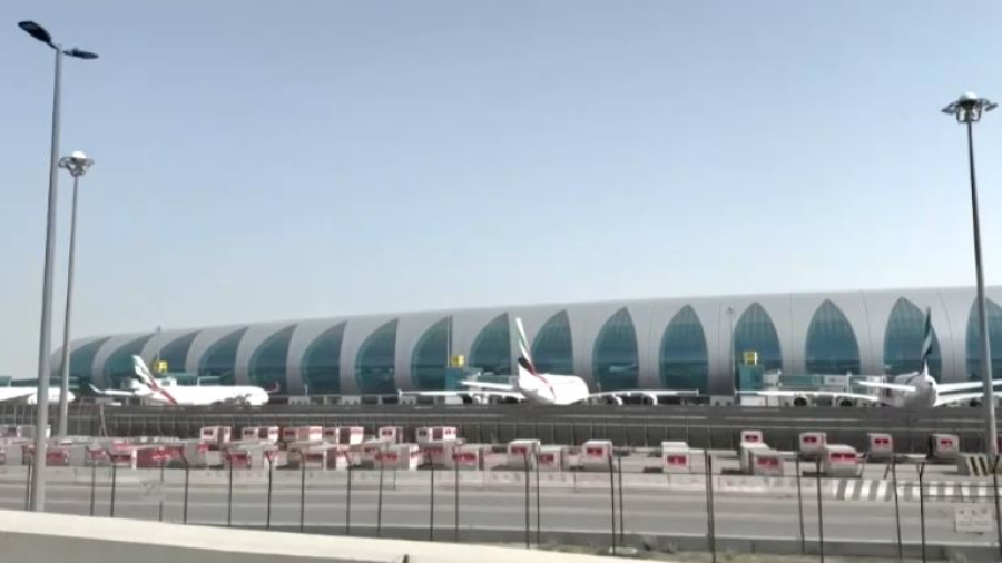 Аэропорт Дубая вновь приостановил работу