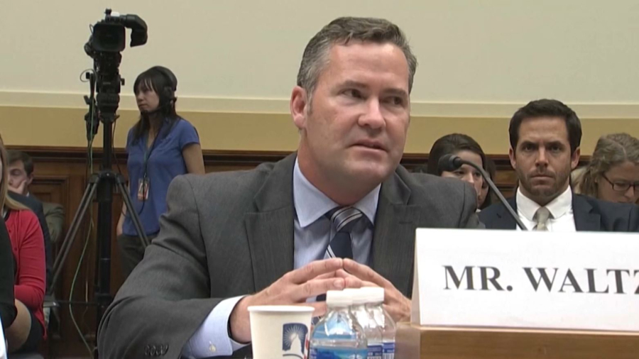 Дональд Трамптың кеңесшісі Майк Уолтц қызметінен кетті