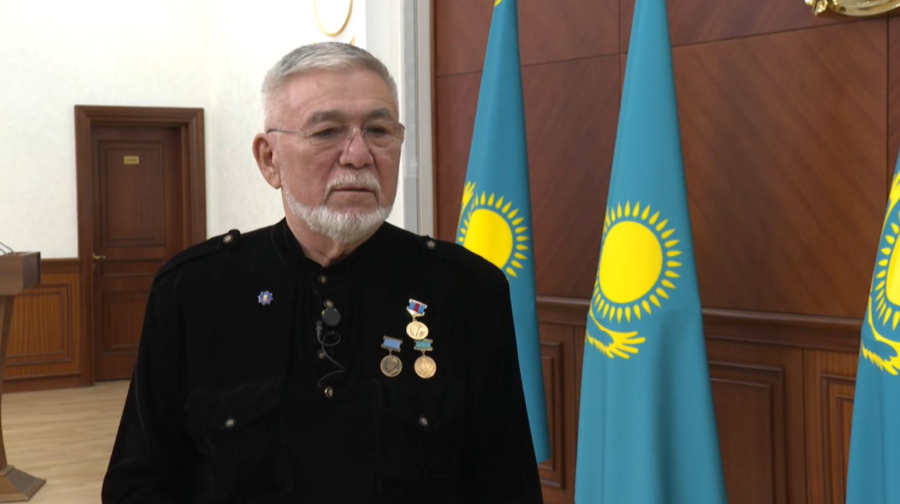 Елде тұңғыш рет «Қазақстанның еңбек сіңірген геологы» атағы берілді