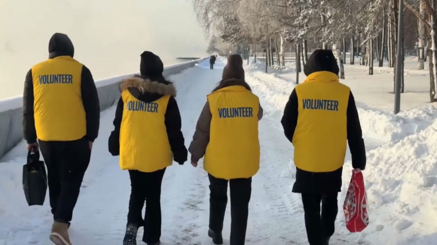 Тысяча добрых дел: волонтёры ВКО проводят социальные акции