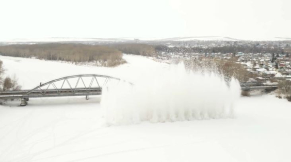 На реках в ВКО взрывают лёд