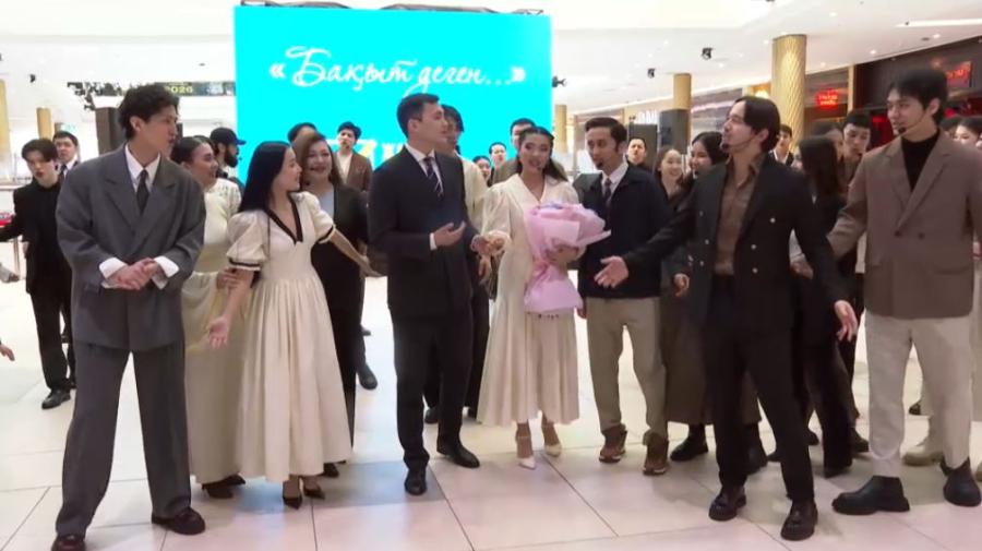 Необычный флешмоб организовали в одном из торговых центров столицы