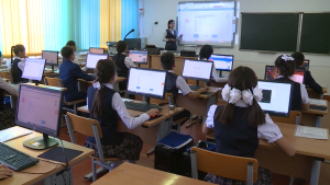 Две тысячи сельских школ обеспечат интернетом Starlink
