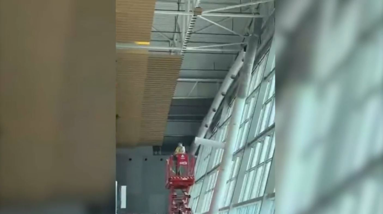 Алматы әуежайында желдету құбыры құлап кетті