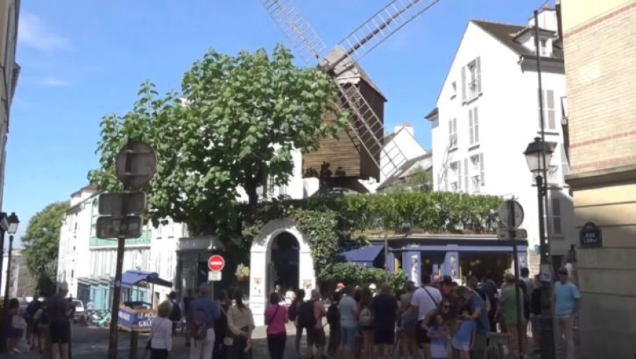 «Диснейлендизация»: жители Парижа против туризма