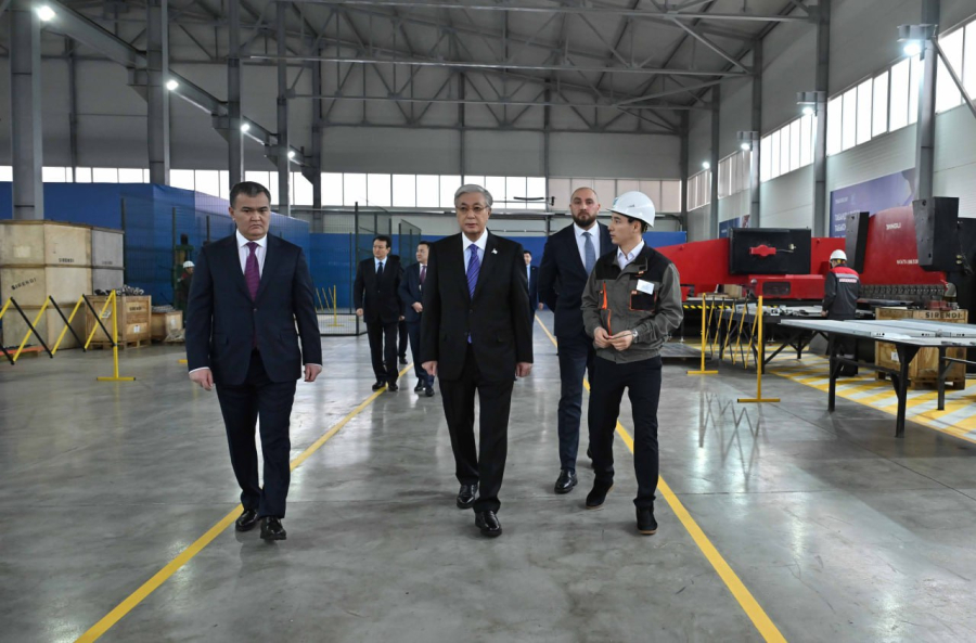 Глава государства посетил завод Tausogar