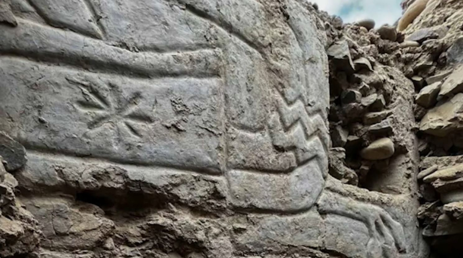 Стену с уникальной фреской обнаружили в Перу