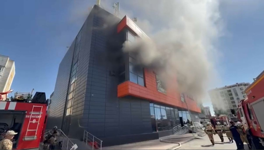 Шымкентте ойын-сауық орталығы өртенді