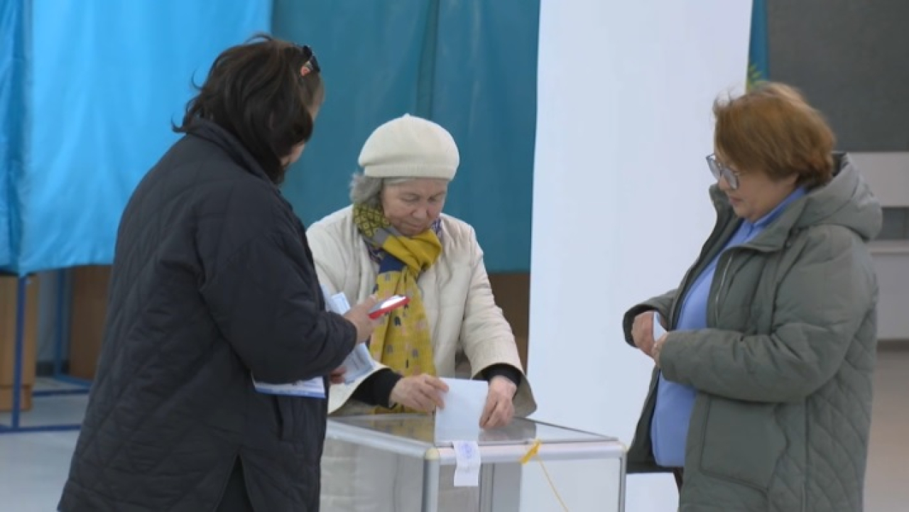 Алматинцы проголосовали на 653 участках референдума