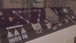 Павлодарцам представили уникальную экспозицию старинных украшений