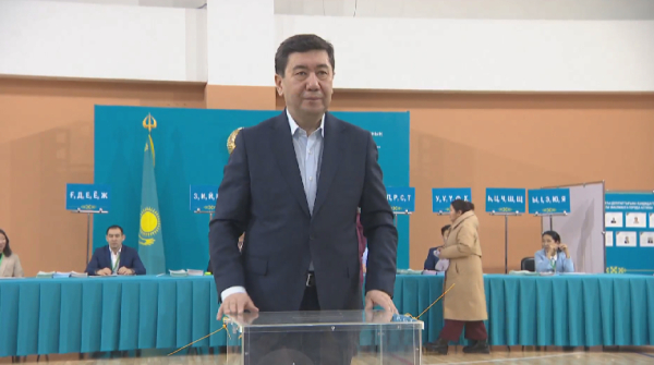 Ерлан Кошанов проголосовал на выборах