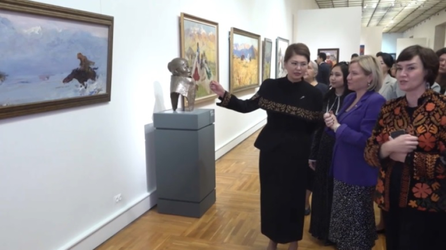 Шедевры искусства Казахстана представили в Третьяковской галерее