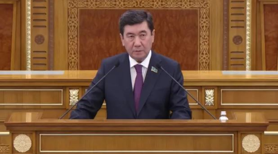 Мәжіліс төрағасы қазақстандықтарды Республика күнімен құттықтады