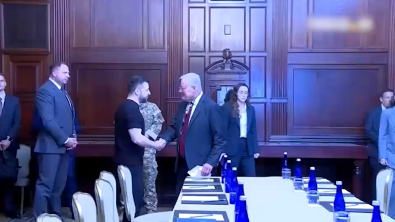 Зеленский встретился со спецпосланником США