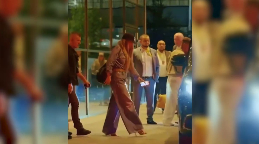 Дженнифер Лопес мінген ұшақ Астанаға қонды