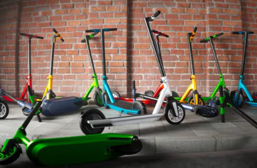 Нарушения ПДД: в Алматы самокаты вывозят на штрафстоянки