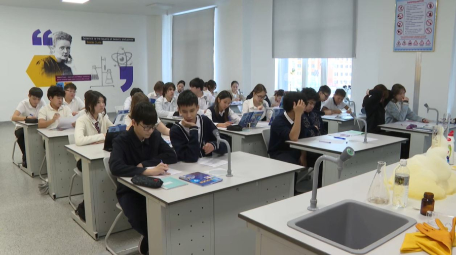 «Келешек мектептері»: построено 217 школ