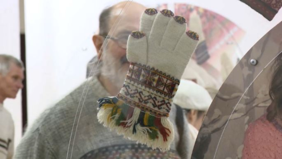 Традиционные эстонские варежки представили в Алматы