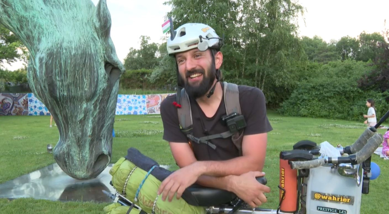Әлемді бір дөңгелекті велосипедпен шарлаған саяхатшы Алматығ