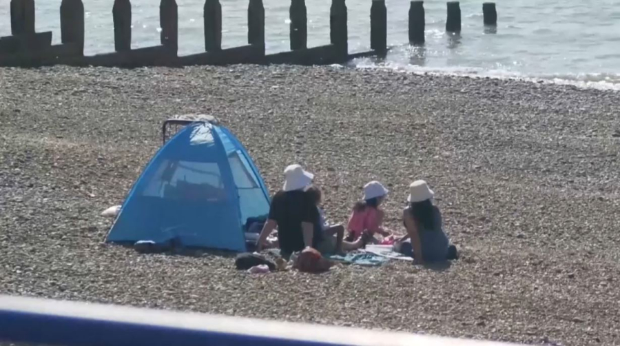 Рекордная жара установилась в Великобритании