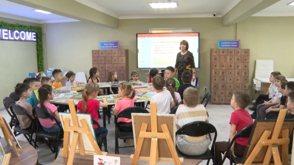 Новые книги представили в столичной детской библиотеке