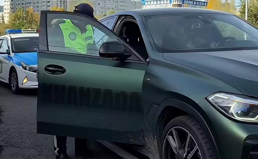В Астане BMW отправили на штрафстоянку из-за изменения цвета кузова
