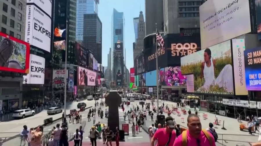 Трамп шетел фильмдеріне 100% баж салығын енгізуді ұсынды