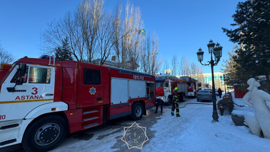 Кровля ресторана загорелась в Астане