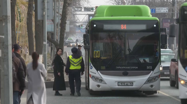 Шымкентте автобус жүргізушілері жол ережесін жиі бұзады
