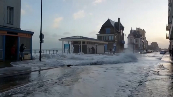Шторм «Пьеррик» обрушился на Францию
