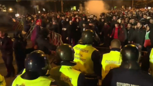 Провал Болгарии на Евро-2024: футбольные фанаты вступили в стычки с полицией на протестах