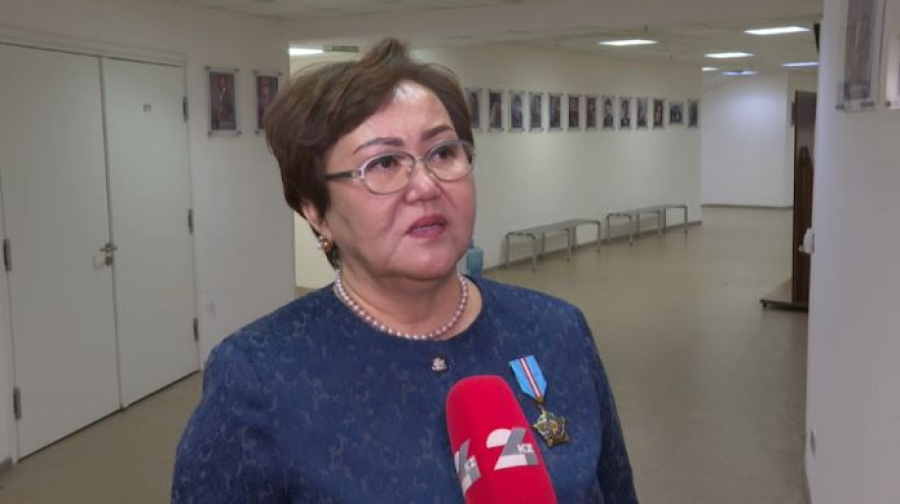 Ляззат Толепова получила госнаграду от Президента