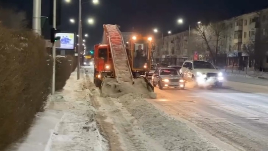 В Астане 1600 единиц спецтехники задействовали в уборке снега