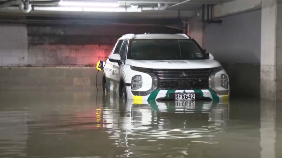 Наводнения и оползни парализовали столицу Новой Зеландии