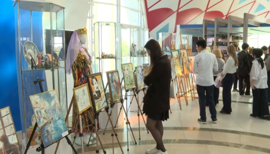Выставка «Мой мир» к 30-летию АНК открылась в Таразе