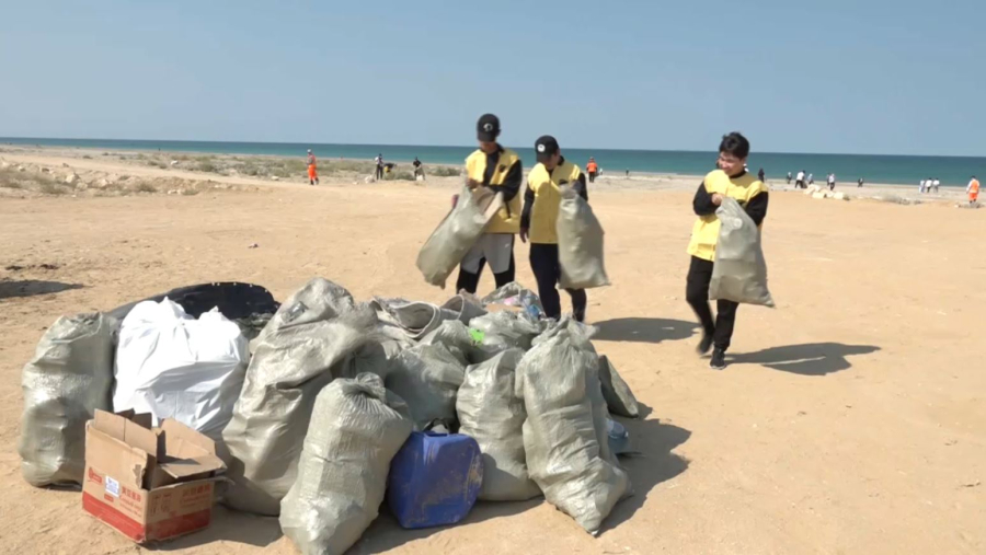 Каспий жағалауында ауқымды тазалық акциясы өтті