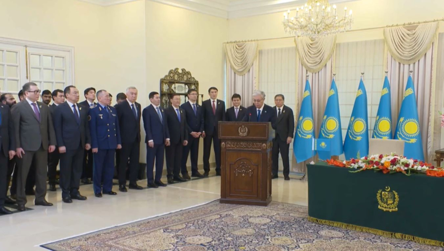 Мемлекет басшысы Пәкістан Премьер-министрімен келіссөз қорытындысы бойынша БАҚ алдында сөз сөйледі