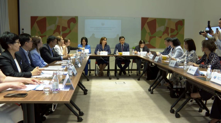 Ұлдарға да адам папилломасы вирусына қарсы екпе салғызу ұсынылды