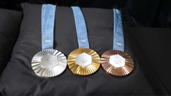 Олимпийские медали показали журналистам в Париже