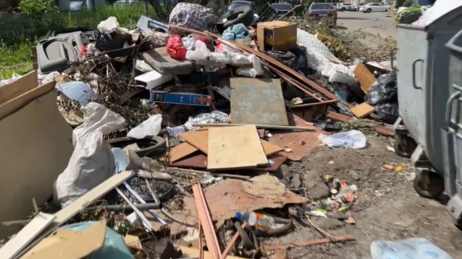 Мусоровывозящие компании Петропавловска отказываются убирать крупногабаритные отходы